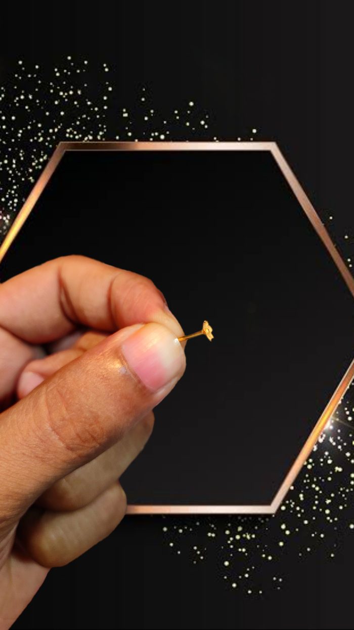 100% Pure Hallmarked 18 Carat Gold Nosepin - Image 2